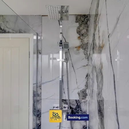 Three Br House By Ace Homes Short Lets & Serviced With Free Wifi Sleeps7 Prázdninový dům