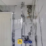 Convenient Flat By Ace Homes Contractors With Free Parking Holiday home
