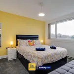 Convenient Flat By Ace Homes Contractors With Free Parking * Leeds (West Yorkshire)
