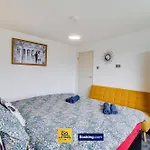 Tatil Evi Convenient Flat By Ace Homes Contractors With Free Parking Leeds (West Yorkshire)