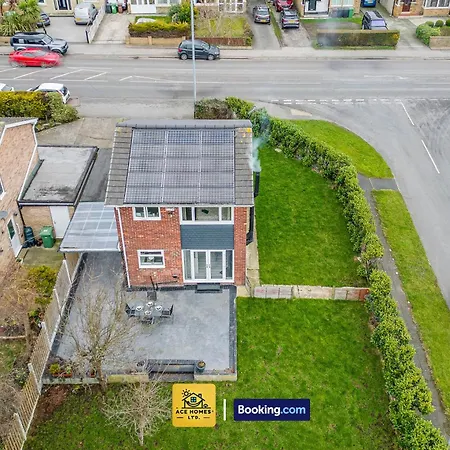 Three Br House By Ace Homes Short Lets & Serviced With Free Wifi Sleeps7 Holiday home *