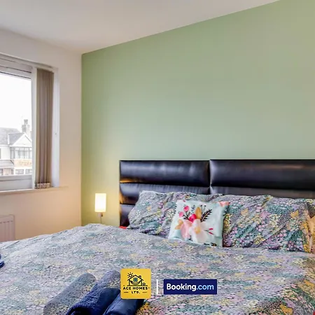 Convenient Flat By Ace Homes Contractors With Free Parking בית נופש
