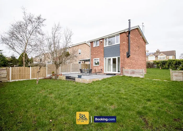 Three Br House By Ace Homes Short Lets & Serviced With Free Wifi Sleeps7 *