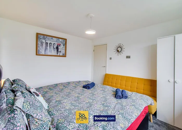 Semesterbostad Three Br House By Ace Homes Short Lets & Serviced With Free Wifi Sleeps7 Leeds (West Yorkshire)