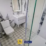 Convenient Flat By Ace Homes Contractors With Free Parking Leeds (West Yorkshire)