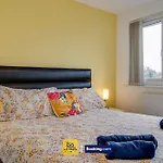 Convenient Flat By Ace Homes Contractors With Free Parking * Leeds (West Yorkshire)